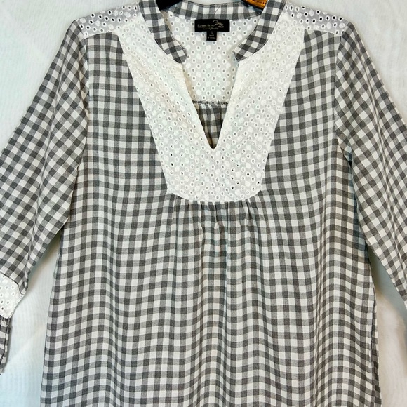 NEW Suzanne Betro Gray Gingham And Lace Peasant Top / Small - Picture 2 of 9